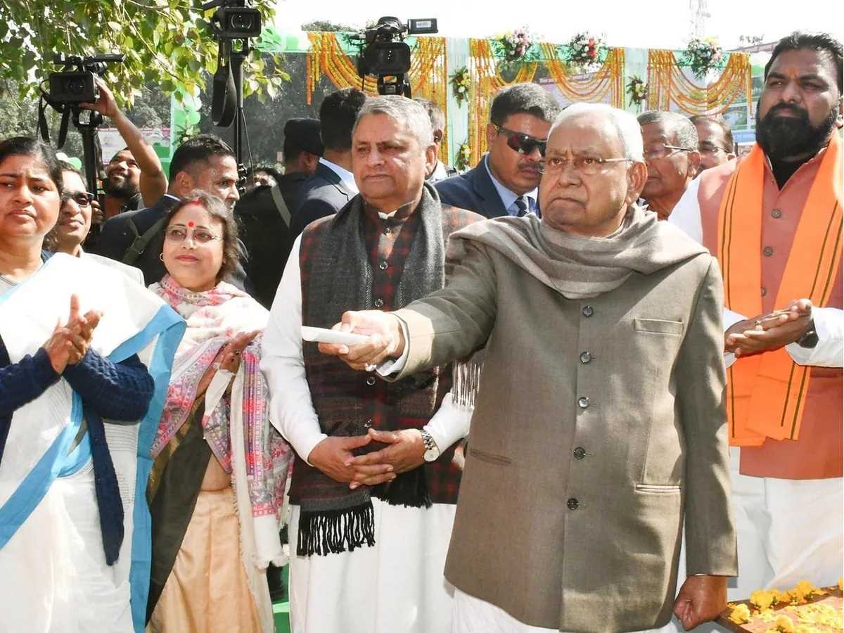 बिहार के मुख्यमंत्री नीतीश कुमार प्रगति यात्रा में पहुंचे समस्तीपुर, करोड़ों की दी सौगात